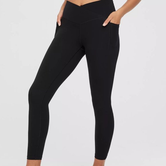 Not lululemon but the Aerie Crossover leggings that are ALWAYS sold out are  back in stock on American Eagle!!! : r/lululemon